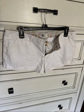 American Eagle Outfitters White Women's Cotton Shorts with Floral Waistband